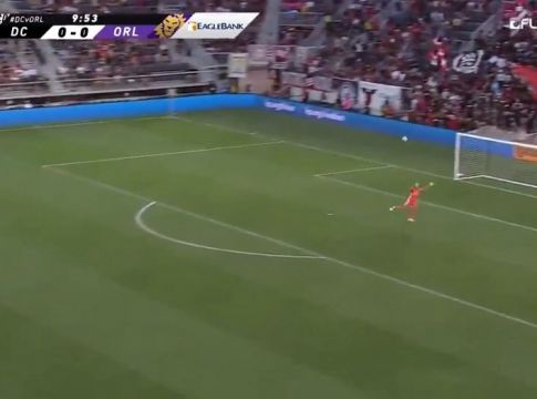 Γκολάρα πίσω από την σέντρα ο Ρούνεϊ (vid)