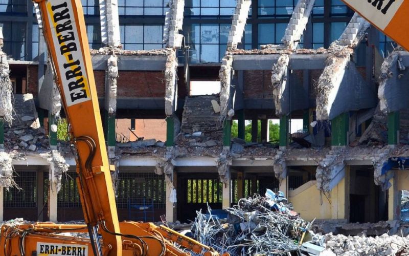 Γκρεμίστηκε το «Βιθέντε Καλντερόν»! (pics)