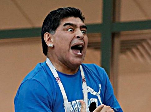 Μαραντόνα κατά πάντων: «Θα χάσουμε και από τα Τόνγκα, το μ…ι της μάνας τους»