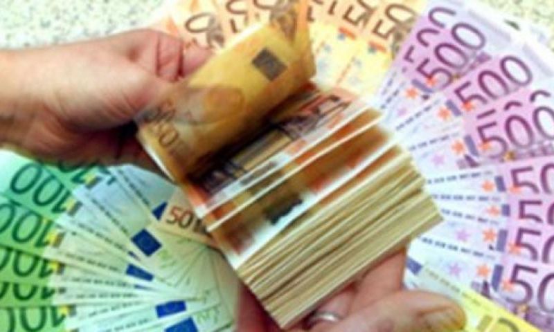 Φούσκωσαν στα 2,36 δισ. τα «φέσια» του Δημοσίου τον Απρίλιο