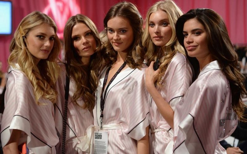 Αναστατώνουν τα «αγγελάκια» της Victoria Secret