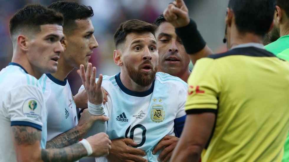 Διαιτητής του Αργεντινή – Χιλή: «Γι’ αυτό απέβαλα τον Μέσι»