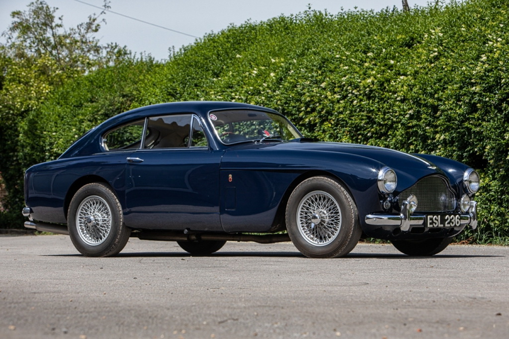 Aston Martin, Jaguar και AC στο Silverstone Classic Sale