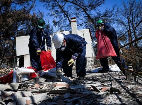 Απίστευτο: Δεν έχει καθαριστεί το Μάτι από τον αμίαντο – Τοξική βόμβα για τους κατοίκους