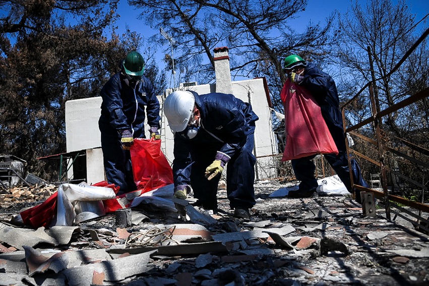 Απίστευτο: Δεν έχει καθαριστεί το Μάτι από τον αμίαντο – Τοξική βόμβα για τους κατοίκους