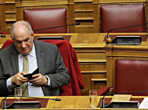 Ο λαός απαιτεί ο Κουίκ στη Βουλή