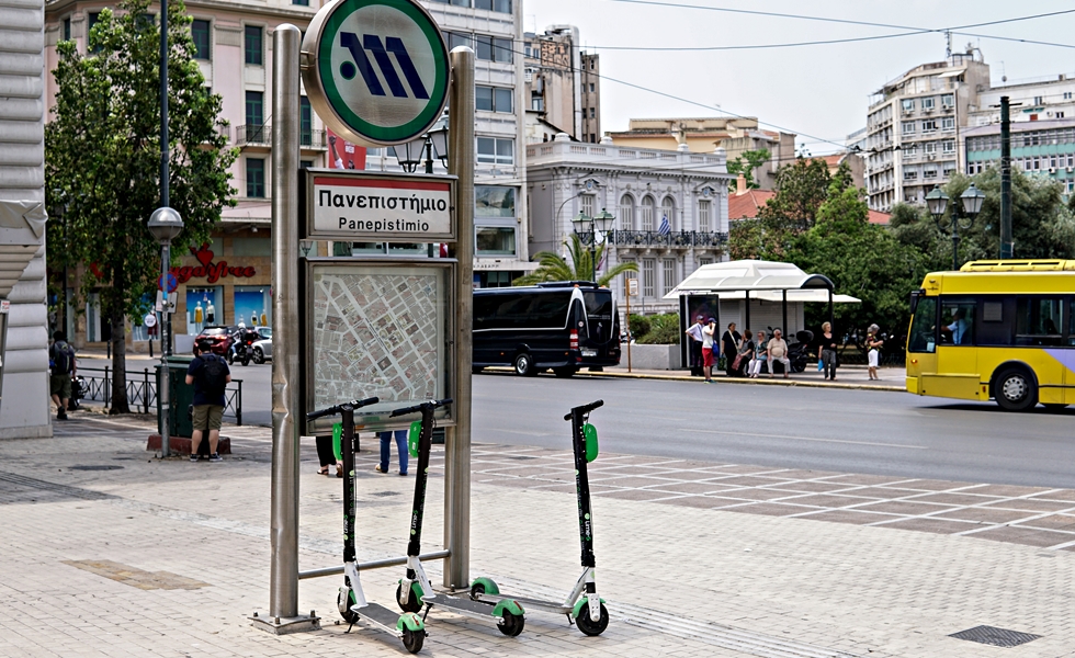 Οι αλλαγές στα ηλεκτρικά πατίνια: Ταχύτητα, κράνη και ηλικία οδηγού