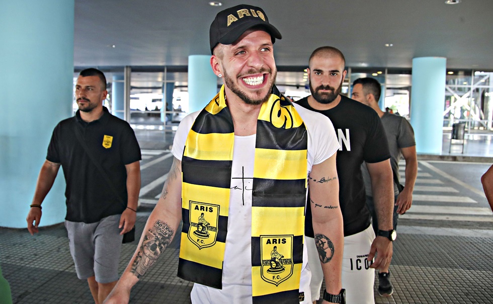 Σάσα: «Vamos vamos Aris!» (pic)