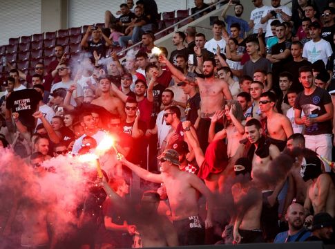 Μπροστά σε εκατοντάδες οπαδούς η «πρώτη» της ΑΕΛ (pics)