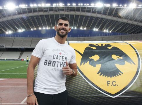 Ολιβέιρα: «Περήφανος που υπέγραψα σε έναν μεγάλο σύλλογο όπως η ΑΕΚ» (pic)