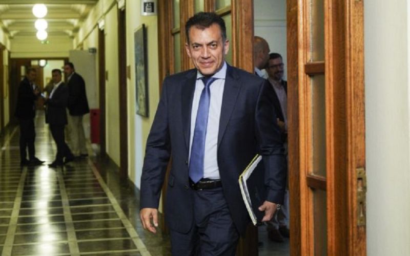 Στο φως τα έγγραφα για τη χορήγηση ΑΜΚΑ σε ξένους υπηκόους