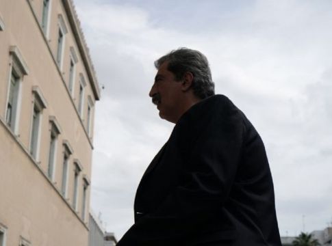 Χαμός στη Βουλή για τα… μάτια του Πολάκη – Εντονοι διάλογοι πριν από την άρση ασυλίας