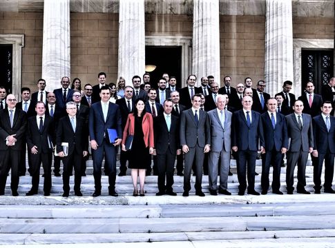Τα δεξιά φάλτσα κοστίζουν. To έχουν καταλάβει στη ΝΔ;