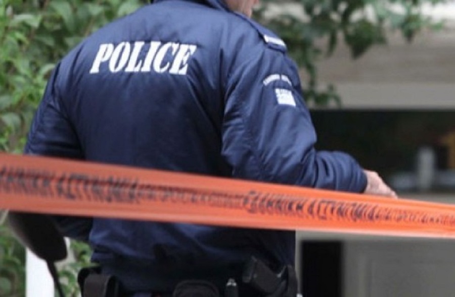 Άγριο έγκλημα στον Βόλο: Τον μαχαίρωσε θανάσιμα μπροστά στα παιδιά του