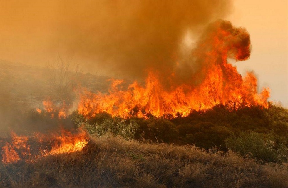 Σε εξέλιξη φωτιά στη Μάνη