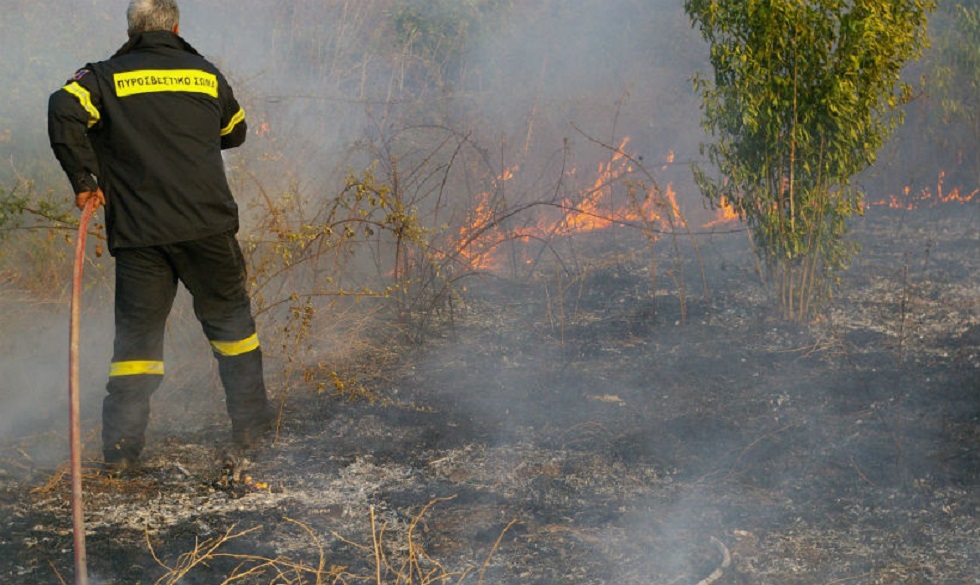 Υπό έλεγχο οι φωτιές σε Μαραθώνα και Ασπρόπυργο