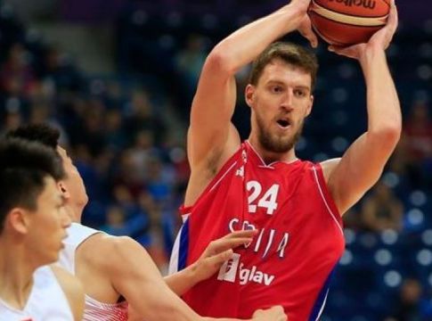 «Η κατάσταση παραμένει σοβαρή, αλλά τα μηνύματα είναι ενθαρρυντικά για τον Κούζμιτς»