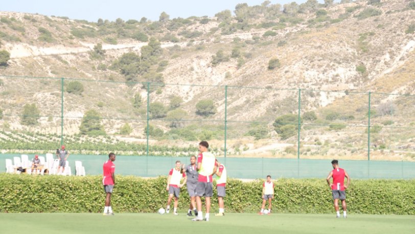 Στις εγκαταστάσεις του Ρέντη η Νότιγχαμ (pics)