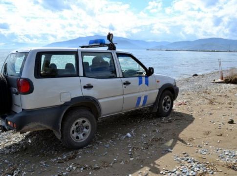 Λιμανάκια Βουλιαγμένης: Θρίλερ με σορό άνδρα που βρέθηκε δεμένη στα βράχια