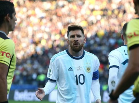 Η ποινή του Μέσι για την αποβολή κόντρα στη Χιλή (vid)
