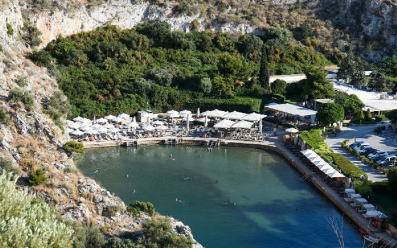 Στη Λίμνη της Βουλιαγμένης «κρύβεται» το μοναδικό Nero…