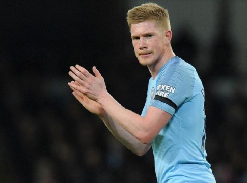 Ο Κέβιν Ντε Μπρόινε «σκοράρει» στην Μύκονο