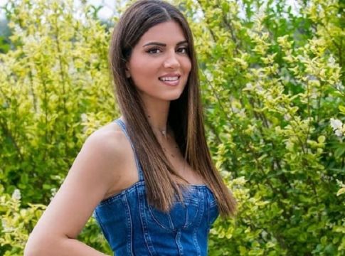 Η Τσιμτσιλή με μπικίνι και χωρίς φίλτρα–Δες το κορμί της μετά από τρεις γέννες