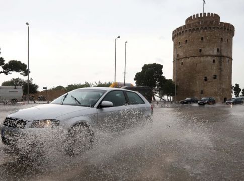 Επικίνδυνα καιρικά φαινόμενα: Έρχονται πολύ μεγάλα ύψη βροχής σε Θεσσαλονίκη και Χαλκιδική