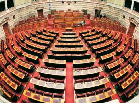 Τρικομματική στήριξη στην τροπολογία για την ίδρυση των Β’ ομάδων