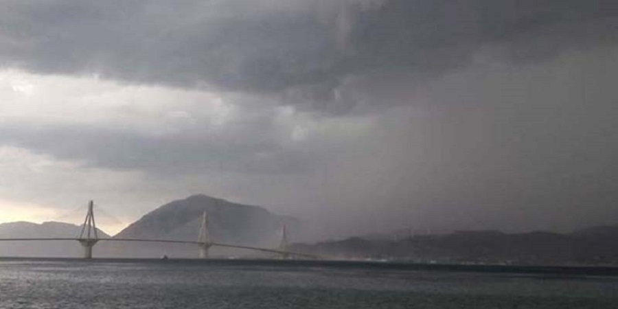 Καιρός: Οι καταιγίδες σάρωσαν Αχαΐα-Ναυπακτία – Πού θα χτυπήσει η κακοκαιρία τις επόμενες ώρες
