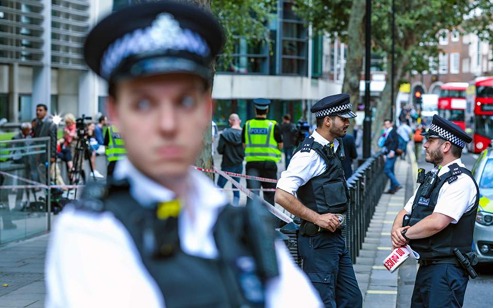 Συναγερμός στο κέντρο του Λονδίνου – Επίθεση με μαχαίρι
