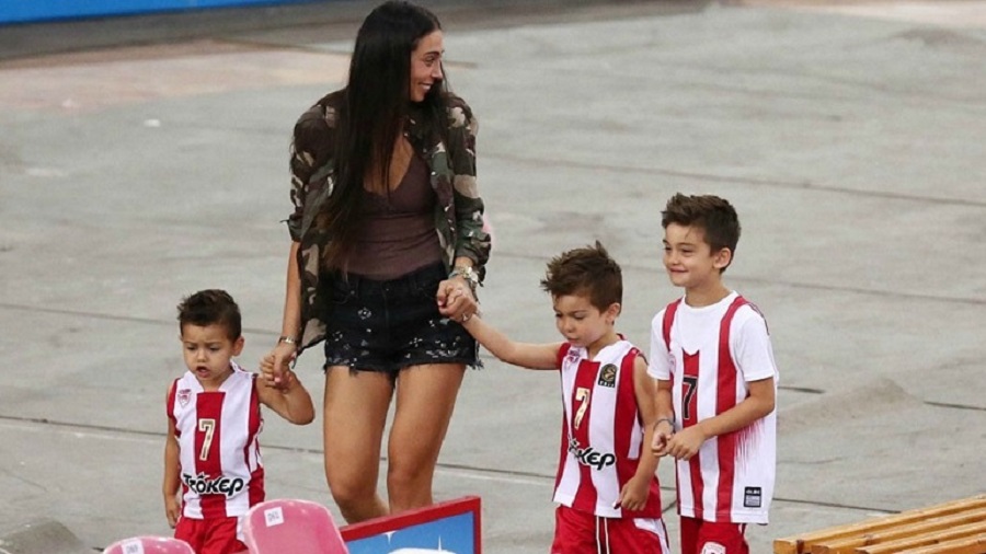 Ολυμπία Χοψονίδου: Στον παιδότοπο με τα παιδιά της! Τρυφερές στιγμές για την οικογένεια!