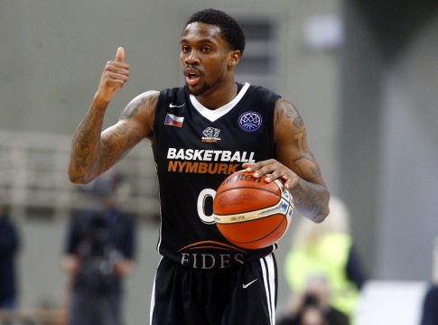 Όταν ο Ρέι κέρδιζε μόνος του την ΑΕΚ (vid)