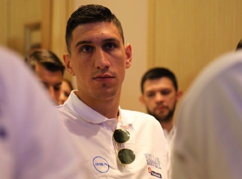 Λαρετζάκης: «Είναι μεγάλη τιμή να βρίσκομαι στην Εθνική ομάδα»