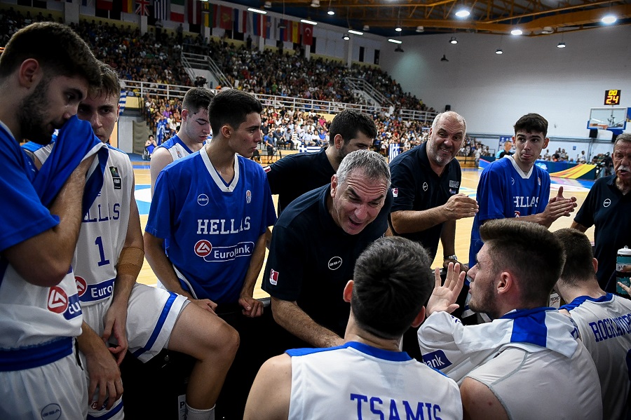 Καράμπελας: «Θα δώσουμε και την ψυχή μας για το μετάλλιο»