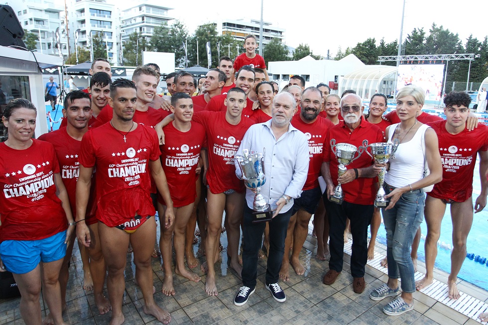 ΠΑΕ Ολυμπιακός: «Συγχαρητήρια στην ομάδα κολύμβησης για το ιστορικό επίτευγμα»