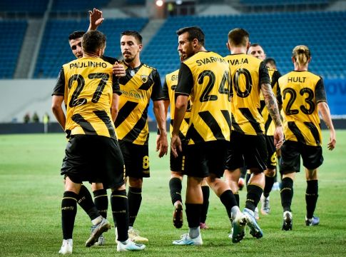 AEK: Υπό το άκουσμα του ύμνου η επιστροφή (vid)