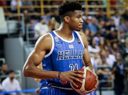 Η FIBA αποθεώνει τον Γιάννη Αντετοκούνμπο (vid)
