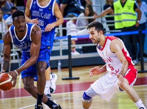 Ελαφρύς τραυματισμός για τον Θανάση Αντετοκούνμπο (pic)