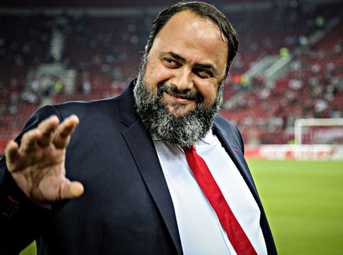 Κράσνονταρ – Ολυμπιακός: Ο Μαρινάκης στον αγωνιστικό χώρο του γηπέδου (vid)