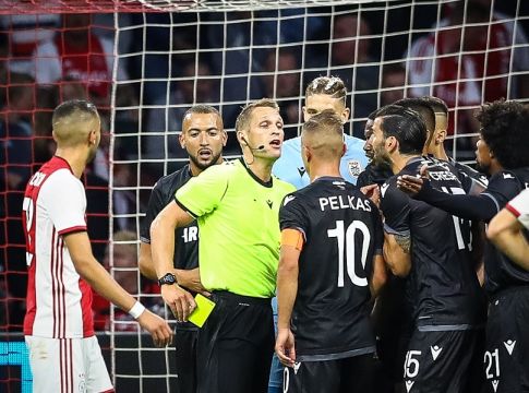 Ζαγοράκης κατά Πόουσον: «Ντροπή για το άθλημα αυτή η διαιτησία»