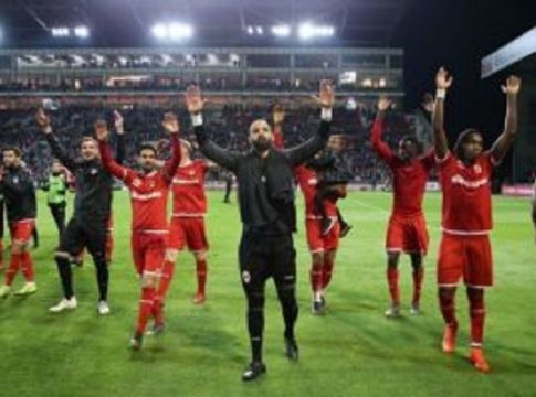 2.22 διότι είναι σε ουδέτερο