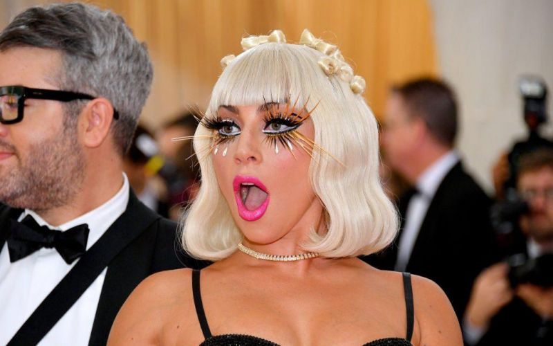 Lady Gaga: Καυτά φιλιά, όμως όχι με τον Bradley Cooper