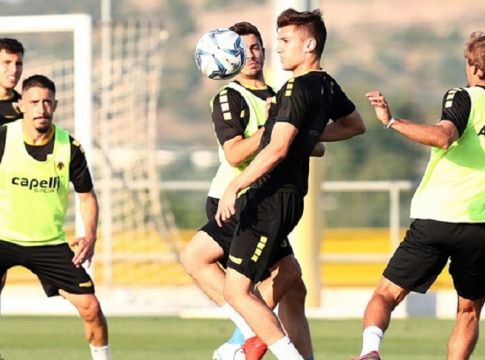 ΑΕΚ: Έτοιμος και ο Χουλτ
