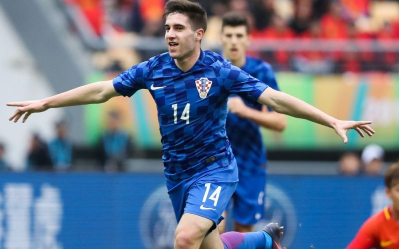 Sportske Novosti: «Ο Ολυμπιακός έκανε πρόταση 4 εκατ. ευρώ για Ιβανούσετς»