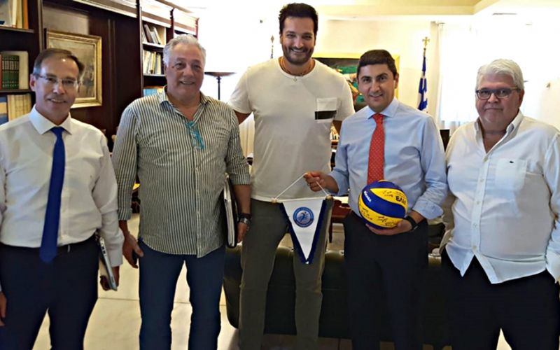 Συναντήθηκαν με εκπρόσωπους της ΕΟΠΕ Ο υφυπουργός Αθλητισμού Λευτέρης Αγενάκης