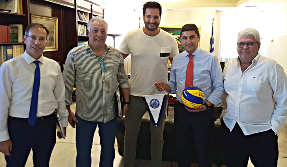 Συναντήθηκαν με εκπρόσωπους της ΕΟΠΕ Ο υφυπουργός Αθλητισμού Λευτέρης Αγενάκης