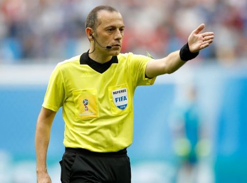 Ο Τσακίρ αποθέωσε τη διαιτητή του UEFA Super Cup (pics)