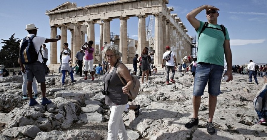 Τουρισμός: Την Τρίτη η τελική λίστα των χωρών για τις οποίες ανοίγουμε τα σύνορα