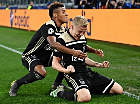 Στην αποστολή του Άγιαξ, Νέρες και Φαν Ντε Μπέεκ ενόψει ΠΑΟΚ